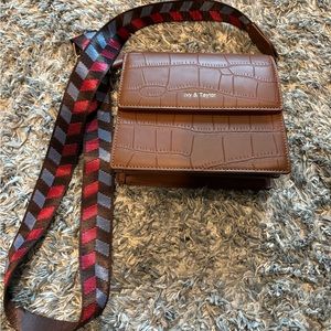 Brand new Ivy and Taylor purse